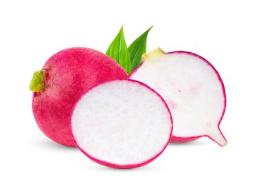 Beyaz zemin üzerinde yaprak izole taze turp