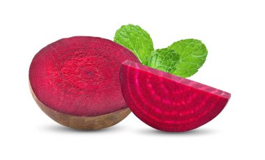  Pancar kökü beyaz arkaplanda izole edildi