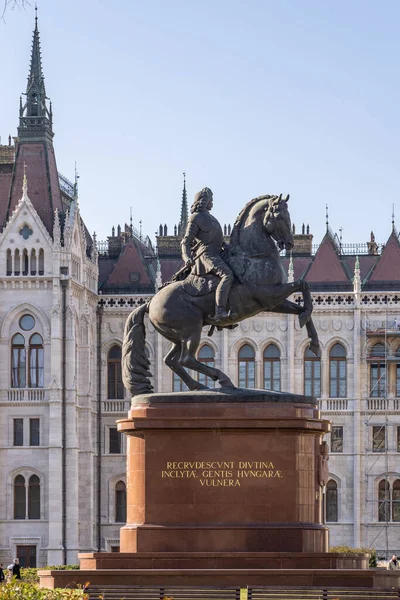 Budapeste Hungria Fevereiro 2020 Estátua Equestre Bronze Ferenc Rakoczi Praça — Fotografia de Stock