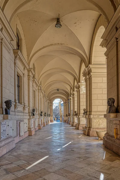 Budapest Unkari Helmikuu 2020 Arcade Passage Memorial Busts Wall Kossuth — kuvapankkivalokuva