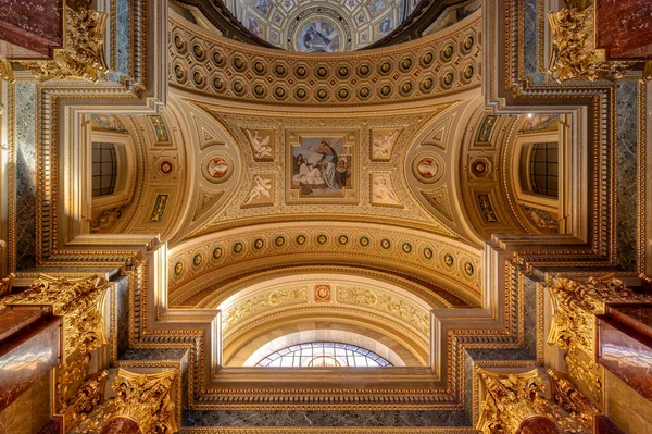 Budapest Hungary Feb 2020 Upward View Gildded Golden Ceiling Fresco — 스톡 사진