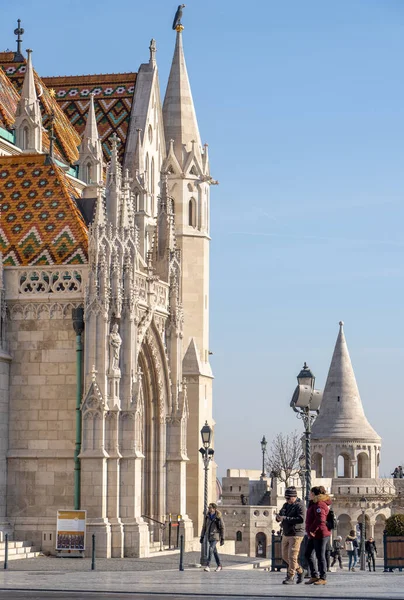 Budapeste Hungria Fevereiro 2020 Turistas Praça Santíssima Trindade Bastião Dos — Fotografia de Stock