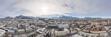 Budapeşte, Macaristan - 9 Şubat 2020: Buda tepesindeki Budapeşte Kanalizasyonu 'nun kışın kapağı