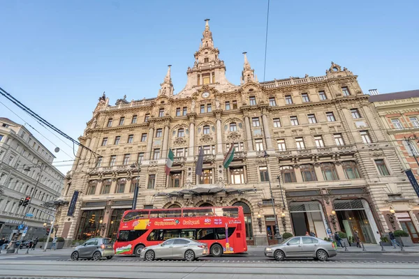 Budapeste Hungria Fevereiro 2020 Fachada Frontal Palácio Nova Iorque Durante — Fotografia de Stock