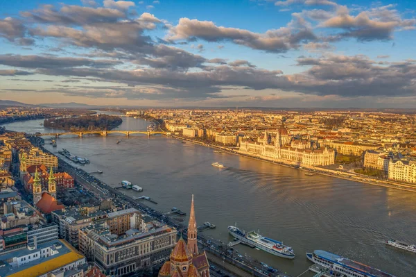 Zonsondergang Zicht Vanuit Lucht Hongaars Parlement Bij Donau Tijdens Het — Stockfoto