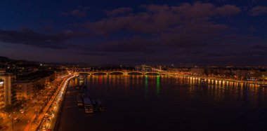 Tuna Nehri 'nin Budapeşte' de Margaret Köprüsü 'ndeki insansız hava aracı görüntüsü.