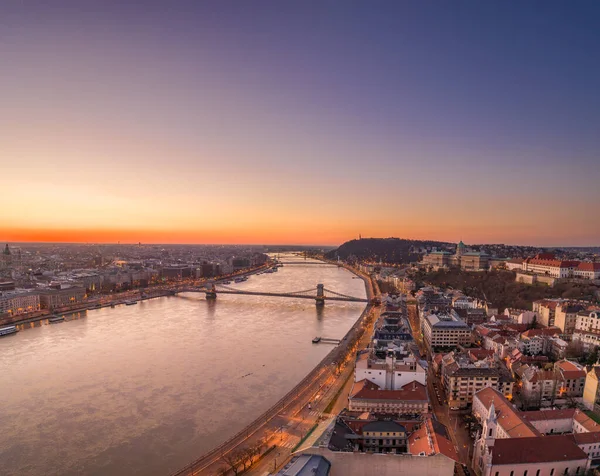 Buda Hill Légi Felvételei Duna Partján Lánchíddal Budapesti Napkelte Előtt — Stock Fotó