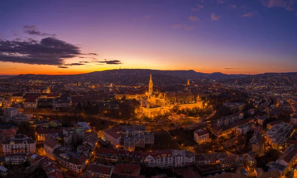 Luftaufnahme Der Beleuchteten Fischerbastei Von Matthias Churh Auf Dem Budaer — Stockfoto