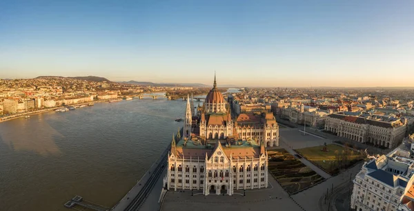 Панорамный Воздушный Дрон Южной Стороны Фасада Венгерского Парламента Время Восхода — стоковое фото
