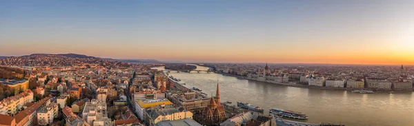 Panorama Antenn Drönare Skott Budapest Skyline Soluppgång Över Donau Floden — Stockfoto