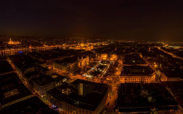 Zdjęcie Drona Lotniczego Placu Wolności Światłami Budapeszcie Wieczorem Widokiem Węgierski — Zdjęcie stockowe