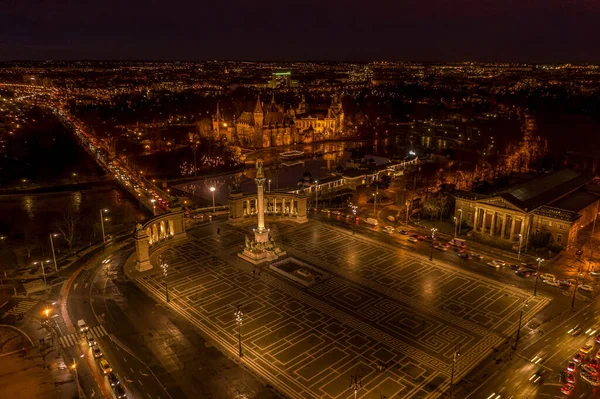 Drohnenaufnahmen Des Museums Für Bildende Kunst Schloss Vajdahunyad Heldenplatz Budapest — Stockfoto