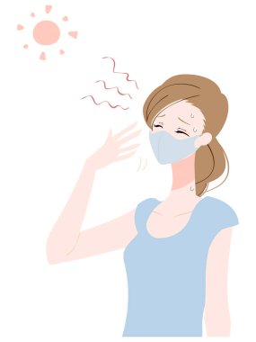 Kavurucu güneşin altında maske takması gereken bir kadın