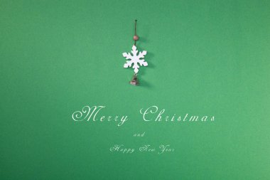 İyi yeni yıl kavramsal kartı, orman doğa kışın, mutlu Noeller. Tatlı rüyalar ve iyi fikirler.