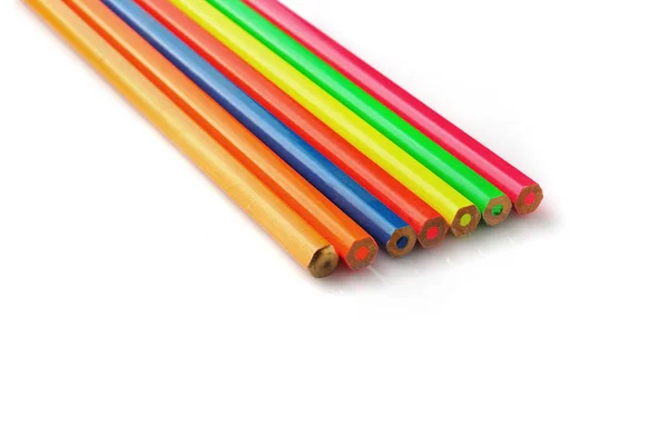 Färga pensil isolerad på vit bakgrund. — Stockfoto