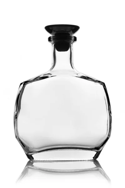 Prázdná skleněná láhev pro nápoje na bílém pozadí. — Stock fotografie