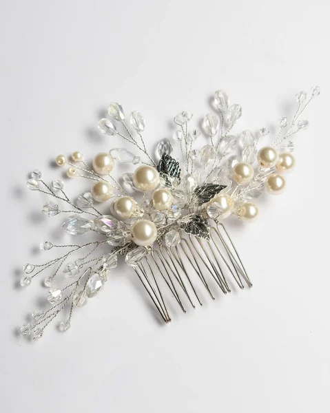 Pinza para el cabello de boda, joyas con perlas y accesorios . — Foto de Stock