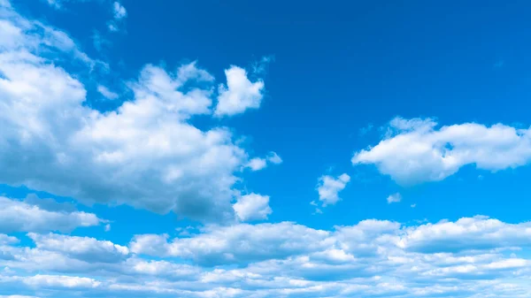 Landscape White Clouds Blue Sky Atmospheric Weather Phenomenon Natural Chaotic — Stock Photo, Image