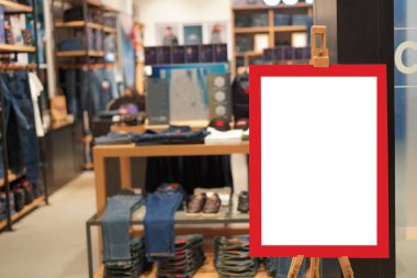 Satılık işareti moda perakende mağaza alışveriş merkezi                   