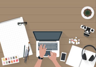 Sketchbook, watercol tablo laptop ile çalışan kadın
