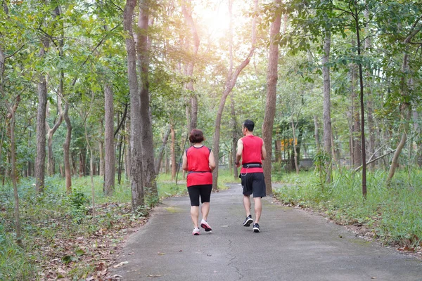 Boldog Vezető Ázsiai Ember Vagy Kocogás Parkban Idősgondozás Gyakorlat Sport — Stock Fotó