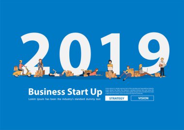 Mobil gadget'lar dizüstü bilgisayar kullanarak Startup küçük işletme sahibi genç, Vektör insanlar düz büyük harflerle ürünler online fikir kavramı satan 2019 yeni yıl