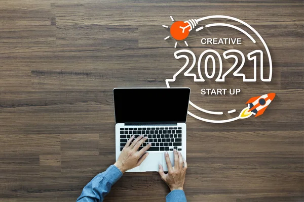 Empresario Portátil Trabajo Con Startup Negocio 2021 Nuevo Año Con — Foto de Stock