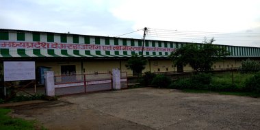 DİSTRİK KATNI, Hindistan - 3 Ağustos 2019: buğday ve pirinç deposu için giriş kapısı deposu. Hindistan Hükümeti tarafından depolanan tarım ürünü.