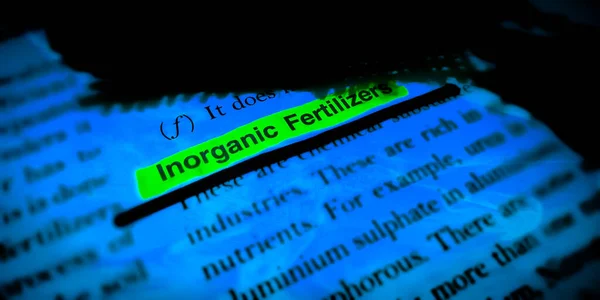Inorganic Fertilizer Word Highlighted Closeup View Book Word Educational Related — Stock Photo, Image