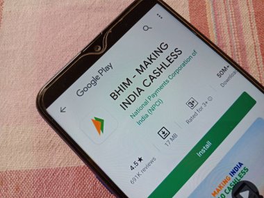 DISTRICT KATNI, INDIA - MAYIS 04, 2020: Bhim UPI, teknolojik farkındalık için Google oyun mağazası portalında sunulan Hindistan 'ı kasasız akıllı telefon androidi uygulaması.
