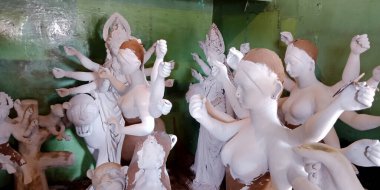 DISTRICT KATNI, INDIA - SEPTEMBER 18, 2019: el yapımı Lord Durga Staue Hindistan 'ın kutsal Hindu Dussehra festivali sırasında atölyede satıldı.