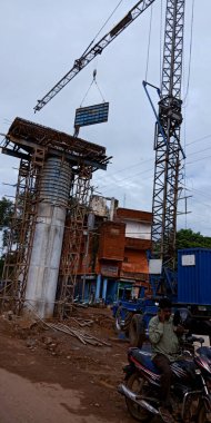 DİSTRİK KATNI, Hindistan - 15 Eylül 2019: Asya karayolu inşaatı devam ediyor.