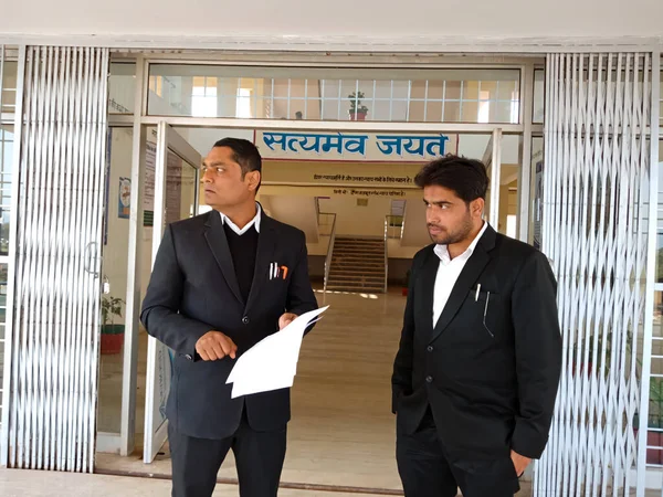 District Katni Índia Janeiro 2020 Dois Advogados Indianos Reunidos Nas — Fotografia de Stock