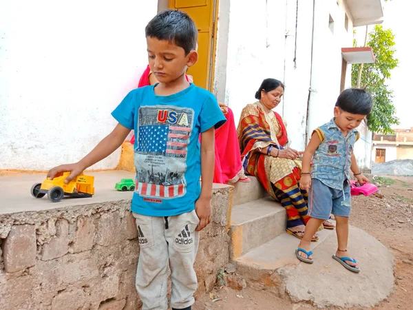 Дистрикт Катни Индия Мая 2020 Года Индийские Маленькие Дети Играют — стоковое фото
