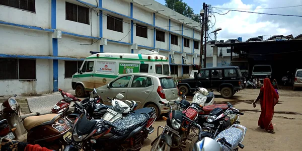 District Katni India August 2019 Індійська Державна Лікарняна Стоянка — стокове фото