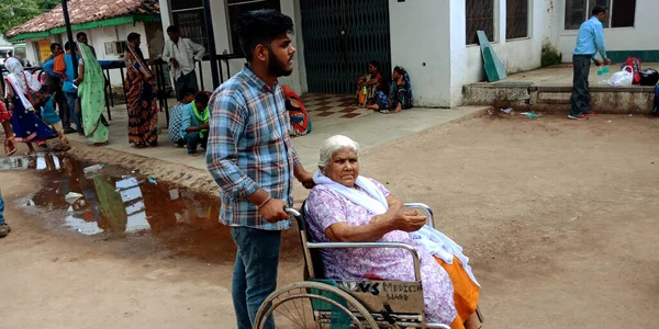 District Katni India Settembre 2019 Nipote Indiano Che Porta Nonna — Foto Stock