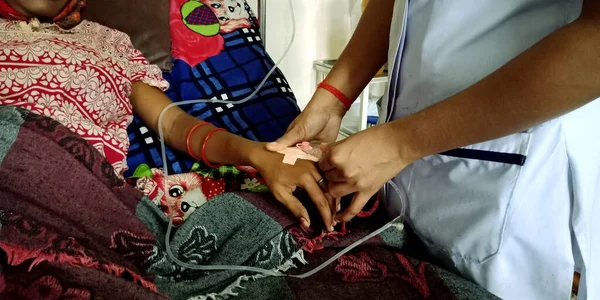 District Katni Inde Septembre 2019 Une Femme Asiatique Médecin Injecte — Photo