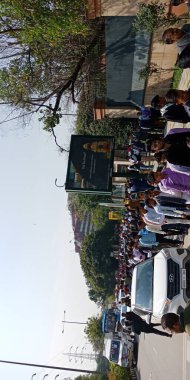 CITY DELHI, INDIA - 25 Ocak 2020: Delhi 'deki Thyagaraj Spor Kompleksi' nde yıllık şirket etkinliği için Asyalı halk.