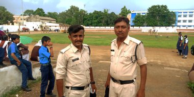 CITY KATNI, INDIA - 15 Ağustos 2019: Bağımsızlık Günü programı sırasında Hindistan polisi Forster City spor sahasında duruyor.