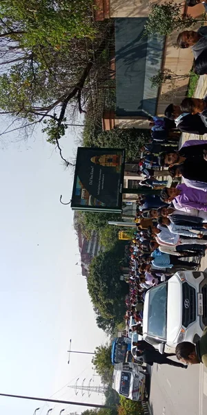 CITY DELHI, INDIA - 25 Ocak 2020: Delhi 'deki Thyagaraj Spor Kompleksi' nde yıllık şirket etkinliği için Asyalı halk.