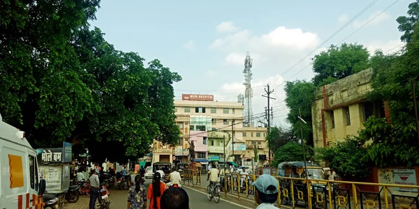 District Katni Índia Dezembro 2019 Indianos Locais Caminhando Estrada Frente — Fotografia de Stock