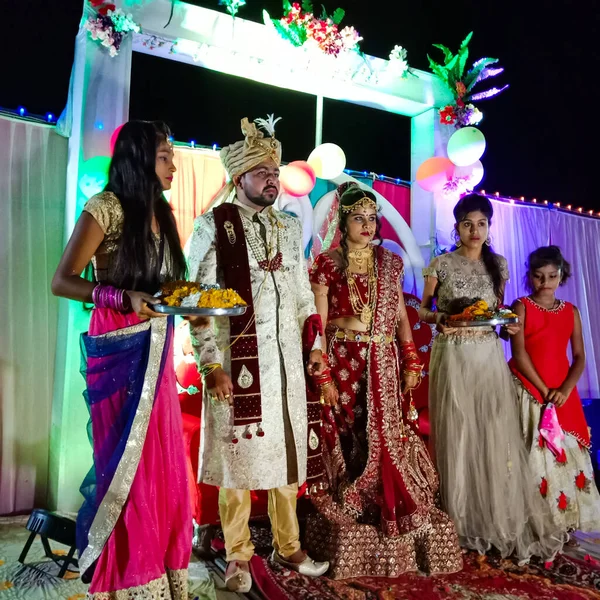 District Katni Índia Maio 2020 Noivo Indiano Noiva Com Pessoas — Fotografia de Stock