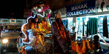 DISTRICT KATNI, INDIA - 08 Ekim 2019: Vijayadashami dussehra etkinlikleri için Hindu dini yol gösterisinde Lord Ramma Rath Yatra.