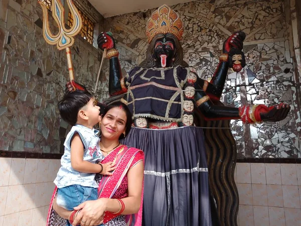 Stri Katni Hindistan Mayıs 2020 Hintli Bir Anne Oğlunu Hindu — Stok fotoğraf