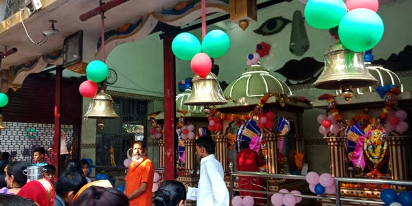 District Katni India Οκτωβριοσ 2019 Ασιάτες Θρησκευόμενοι Συγκεντρώνονται Στο Ναό — Φωτογραφία Αρχείου