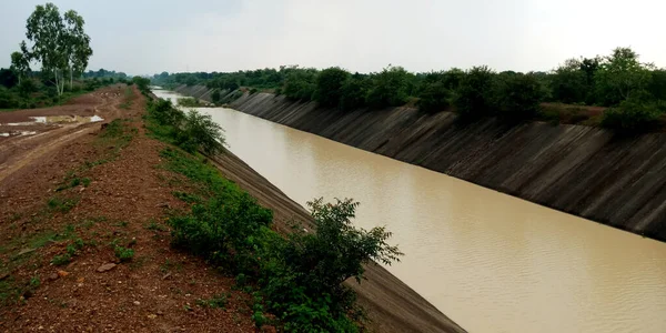 Canal Água Durante Estação Chuvosa Fluindo Feita Pelo Projeto Governo — Fotografia de Stock