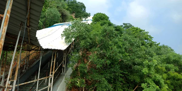 Indiano Templo Histórico Colina Caminho Direção Verde Terra Ambiente Floresta — Fotografia de Stock