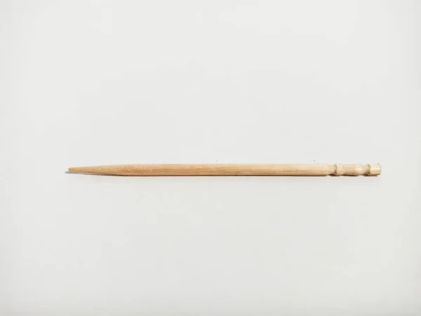 Single Tooth Pick Stick Geïsoleerd Witte Achtergrond Voor Marketing Branding — Stockfoto