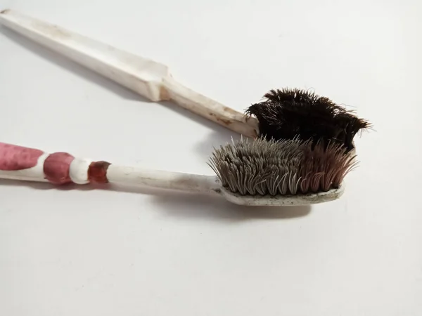 Διπλή Χρησιμοποιημένη Οδοντόβουρτσα Που Απομονώνεται Λευκό Φόντο Για Την Εμπορία — Φωτογραφία Αρχείου