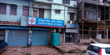 DISTRICT KATNI, INDIA - EYLÜL 05, 2019: Hindistan Merkez Bankası yol kenarına kapalı görüş.